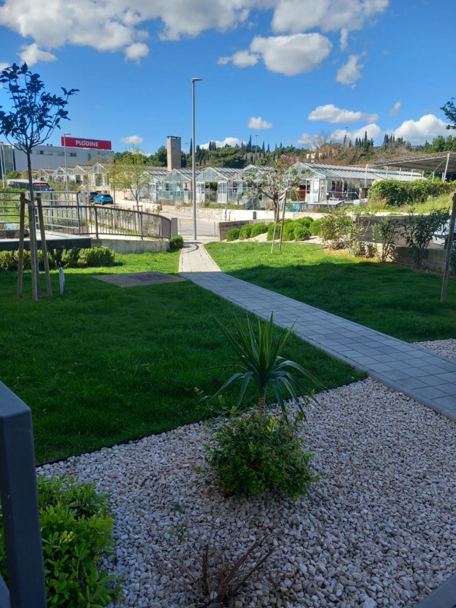 Apartment Harmony - Pleasant And Comfortable Place With A Balcony And A Secured Garage Split Exterior foto